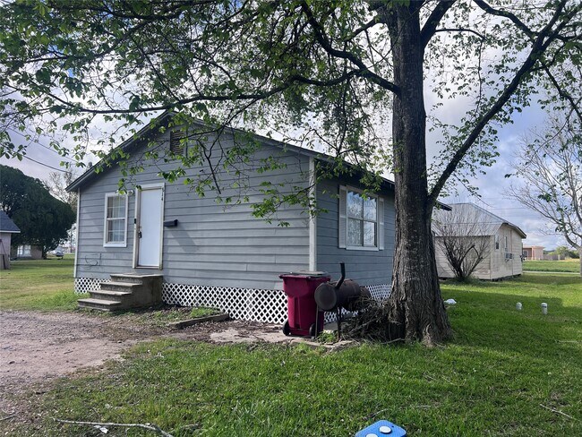 Foto del edificio - 814 Sun St