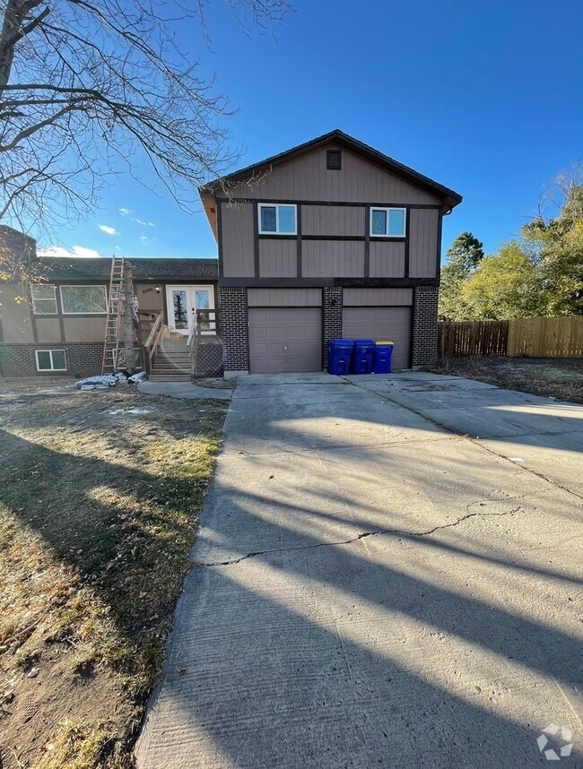 Rockrimmon Apartments for Rent with a Yard Colorado Springs, CO 1