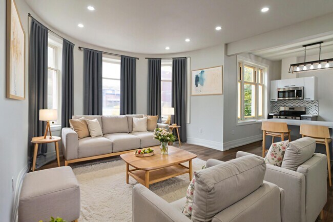 Photo du bâtiment - 52 Charlton Ave W