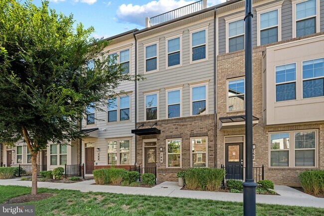 Foto del edificio - 148 Stowe Dr