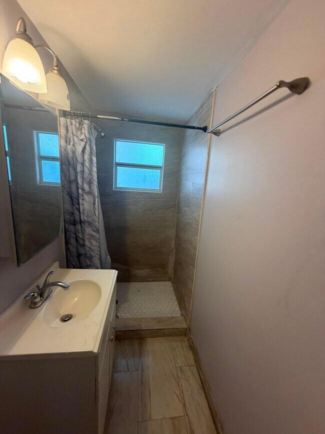Foto del edificio - 420 Lilac Ct