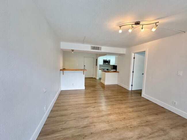 Foto del edificio - 470 NW 20th St