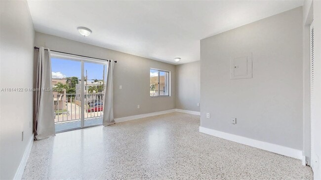Building Photo - 426 NW 13th Ave