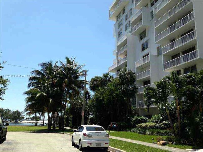 Foto del edificio - 150 SE 25th Rd