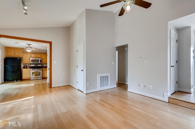 Foto del edificio - 4050 Settlers Hill Way