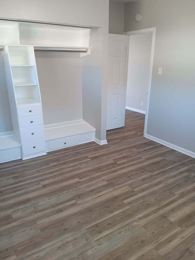 Foto del edificio - 3 bedroom 1 bath in Southwest Topeka