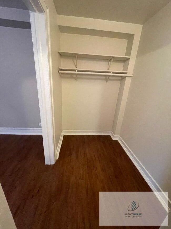 Foto del edificio - 4236 N Broadway