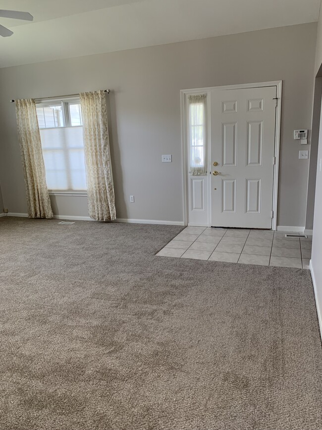 Building Photo - 14154 Quail Ridge Dr