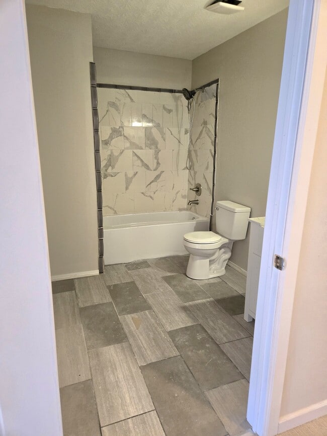 Building Photo - 5210 Bessmer Dr