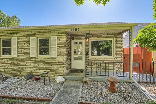 Building Photo - Charming 3-Bedroom, 2-Bathroom Rental Home...
