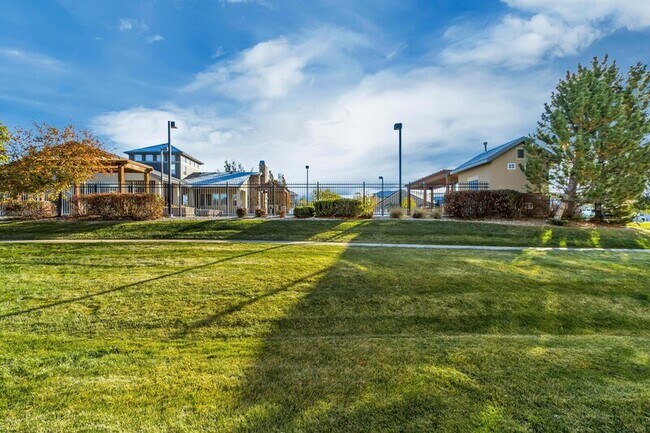 Building Photo - 3764 N Prairie Grass Dr