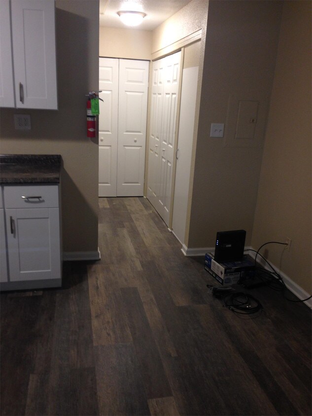 Building Photo - 409 Millers Ave