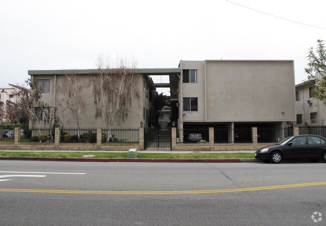 Building Photo - 11865 Magnolia Blvd