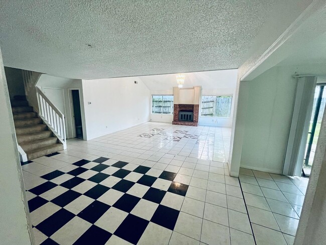 Building Photo - 12915 Ashford Knoll Dr