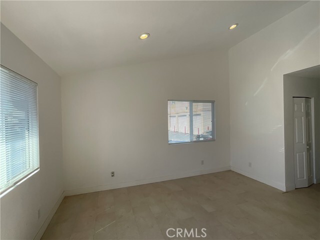 Foto del edificio - 17371 Queens Ln