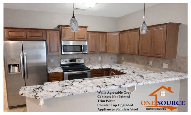 Building Photo - Renovated 3BR Townhome with Modern Finishes