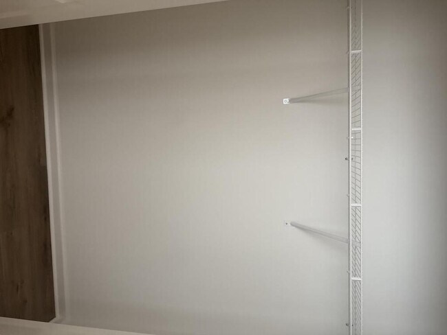 Building Photo - 205 Overton Dr