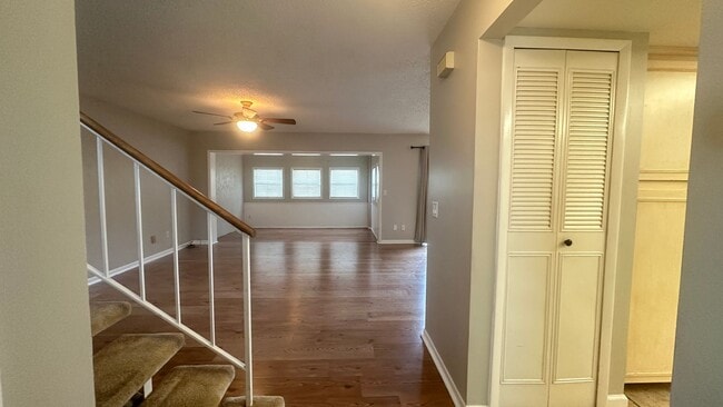 Foto del edificio - Spacious 3BR Townhome with Dual Living Areas & Resort Amenities