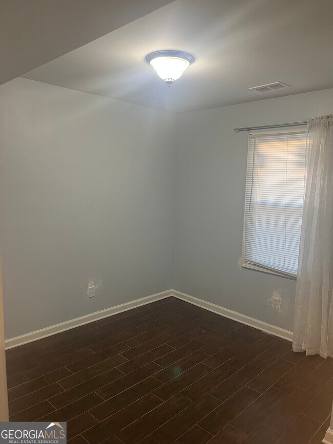 Foto del edificio - 2894 Randall St