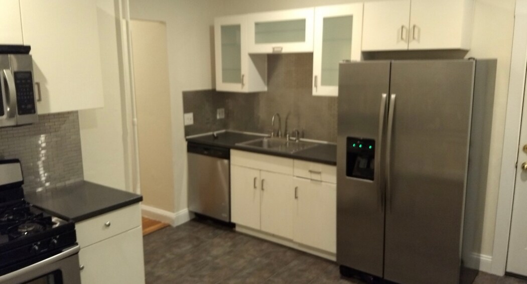 Primary Photo - 108 Hyde Park Ave
