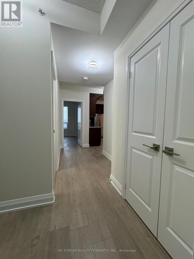 Photo du bâtiment - 7161 Yonge St