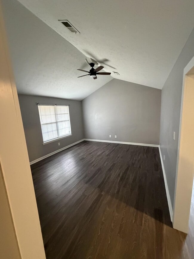 Building Photo - 155 Purcell Ave