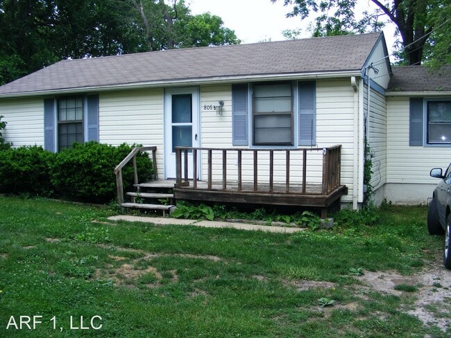 Building Photo - 2 br, 1 bath House - 806 1/2 E Devon Street