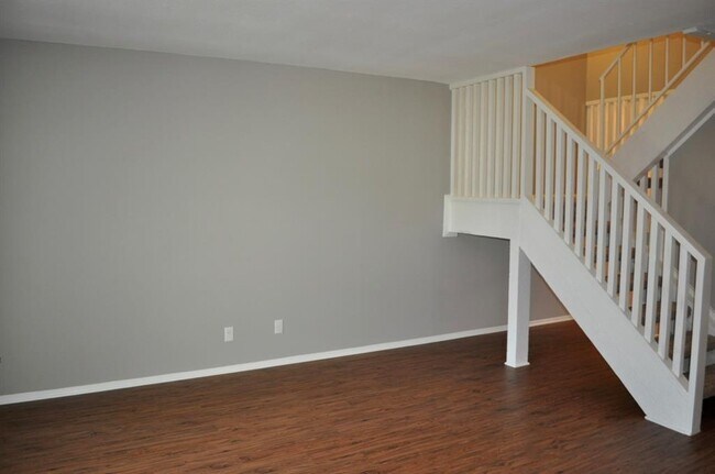 Building Photo - 5121 Fort Clark Dr