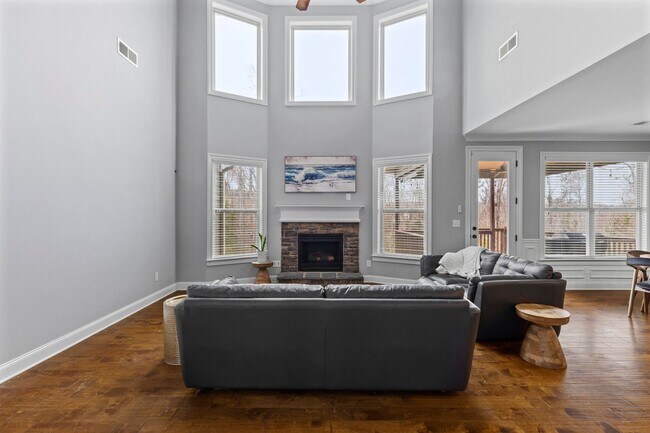 Building Photo - Stunning 3 Story Home in Crawford Creek