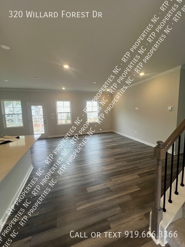 Foto del edificio - 320 Willard Forest Dr