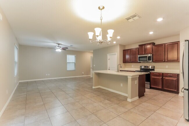 Building Photo - 10120 Golden Wonder Ln