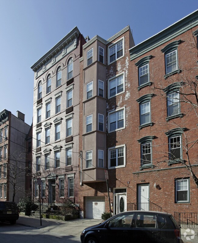Building Photo - 224-226 Willow Ave