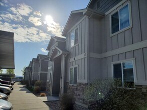 Building Photo - 1521 W Alexandra Ln