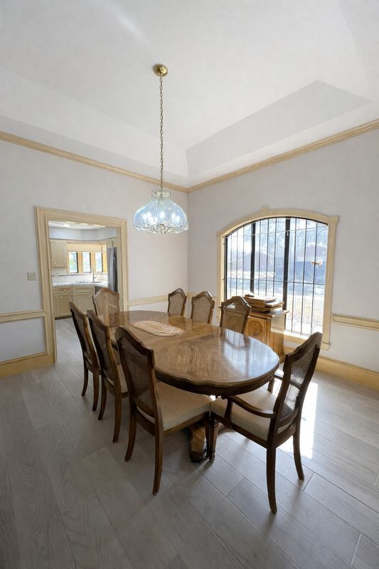 Foto del edificio - 121 E Jonquil Ave