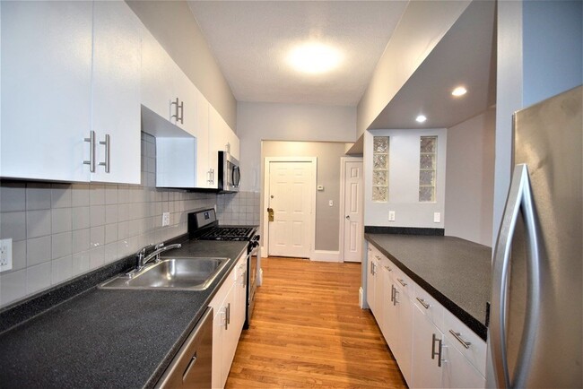 Photo - 83 Glenville Ave Apartment