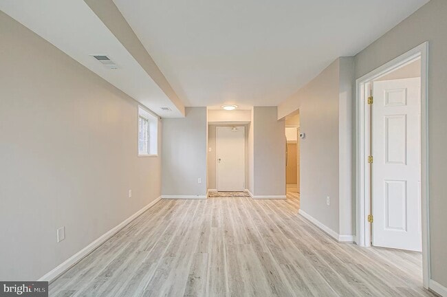 Building Photo - 5615 Franconia Rd