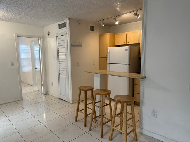 Foto del edificio - 1525 NW 19th Terrace