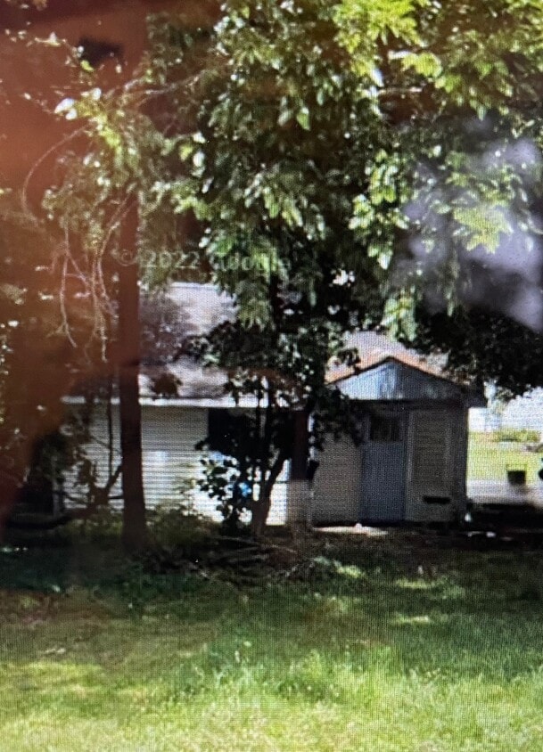 Primary Photo - 409 E Woodside St