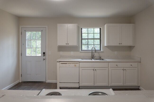 Building Photo - 1321 Burgess Dr