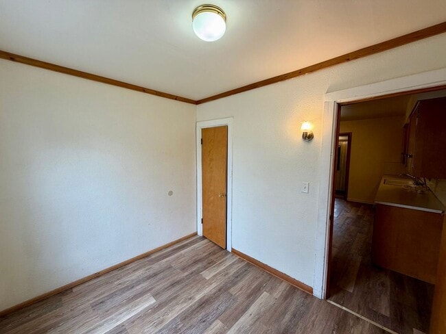 Building Photo - 1120 S 12th Ave Ct