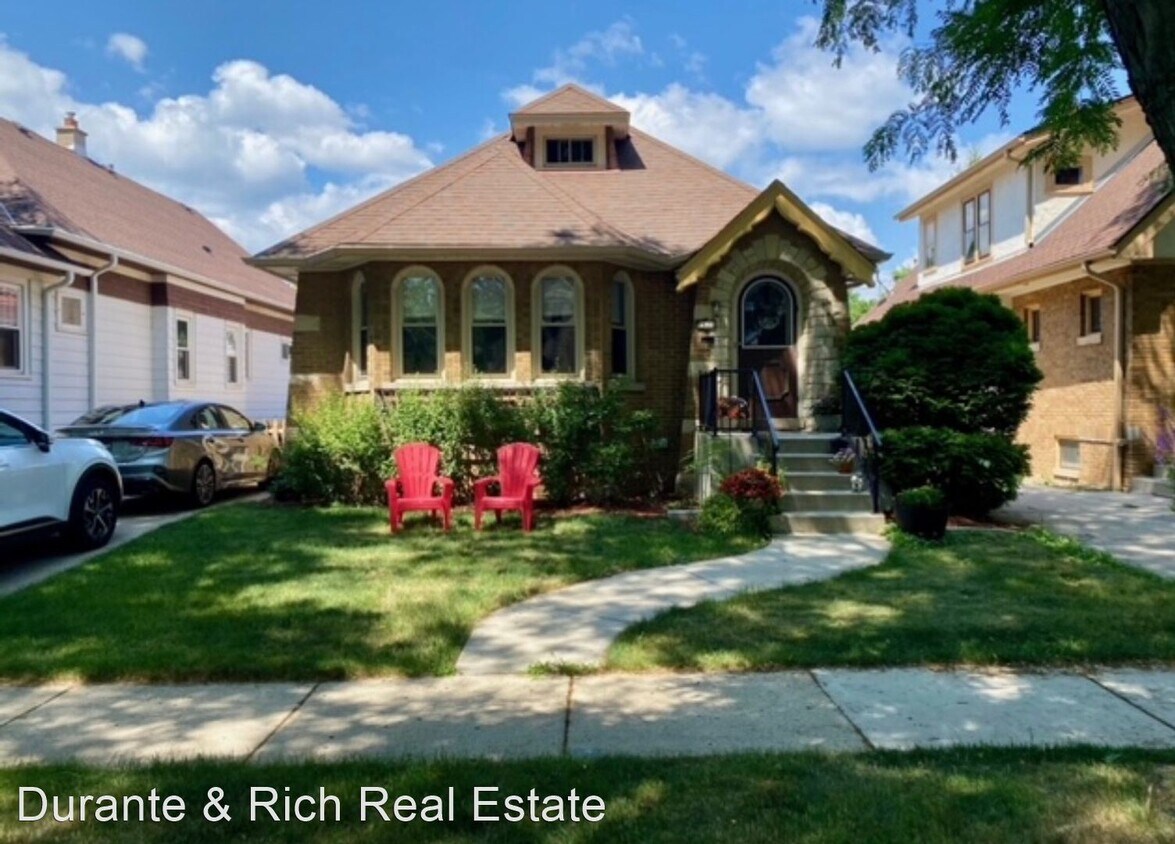 2621 N 69th St, Wauwatosa, WI 53213 House Rental in Wauwatosa, WI