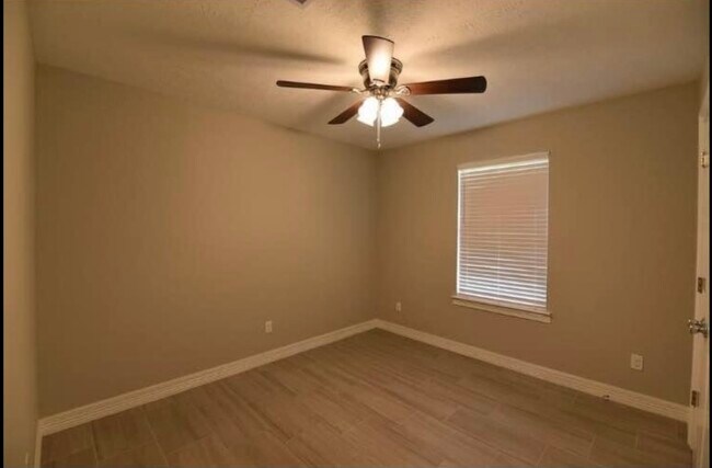 Bedroom 1 - 6150 Hansen Blvd