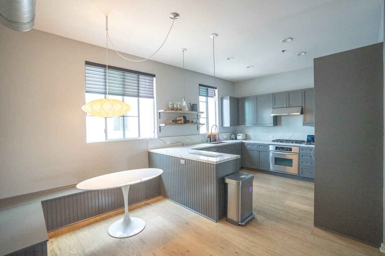 Primary Photo - 5300 Playa Vista Dr