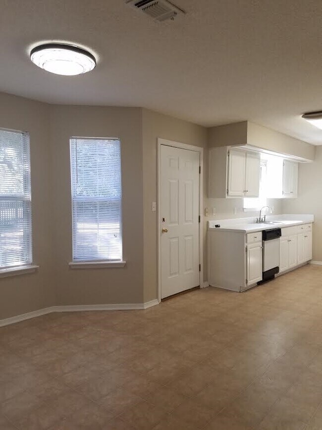 Foto del edificio - 109 Mirabelle Cir