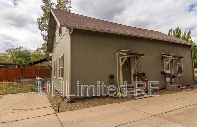 Building Photo - 611 W Grand Canyon Ave