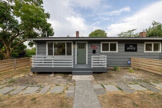 Building Photo - 723 29th Ave S