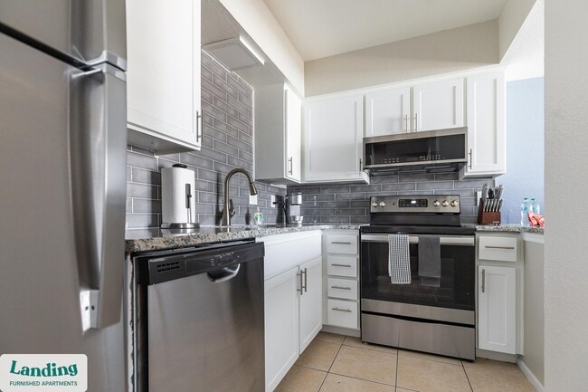 Building Photo - 5704 W Thomas Rd