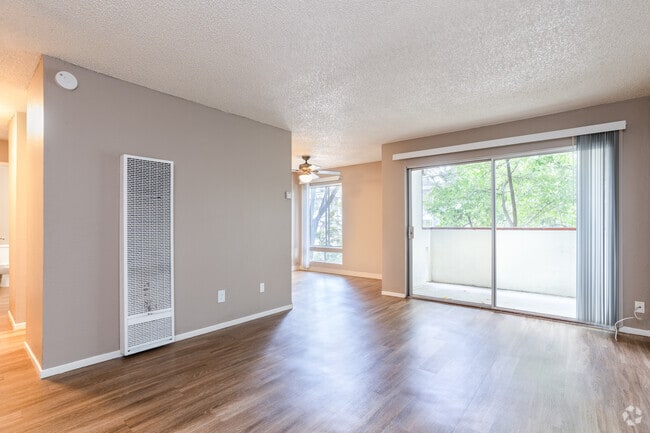 Interior Photo - Warring Street Apartments