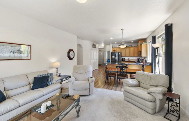 Foto del edificio - Beautiful 3 Bedroom Ranch Style Home with ...