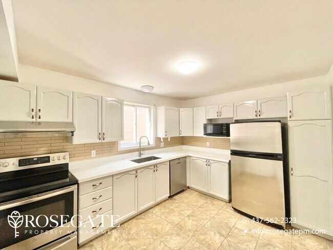 Building Photo - Spacious 3-Bedroom Main Floor Unit – 1,700...